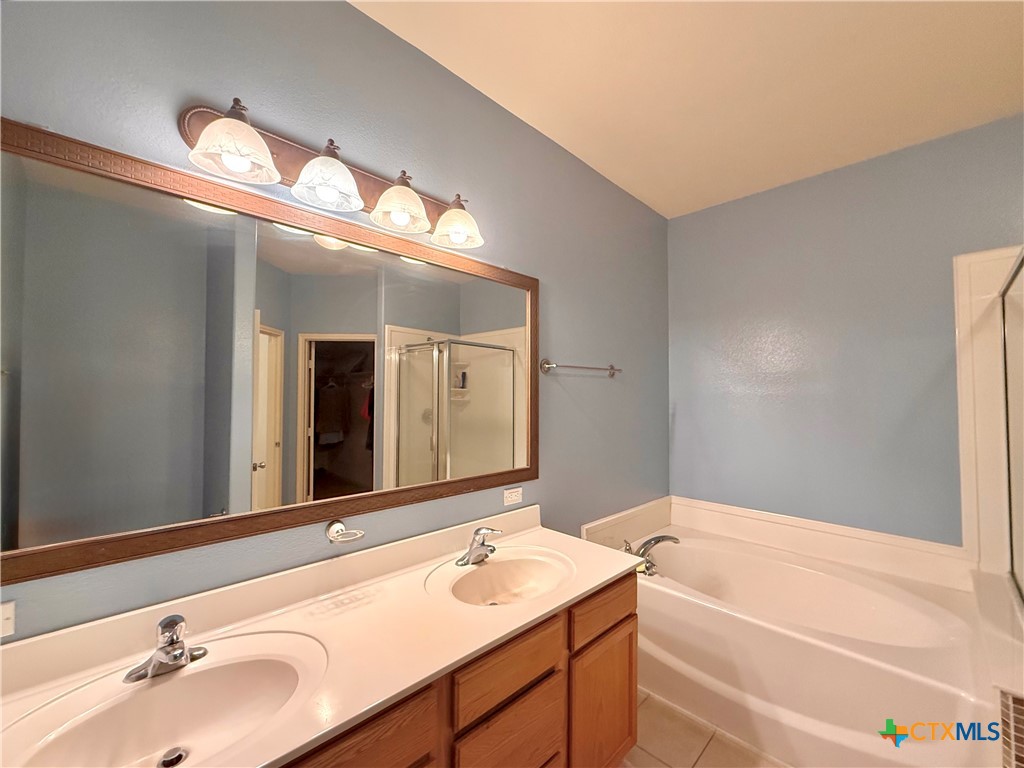 106 Heritage Oak Court Property Photo 22