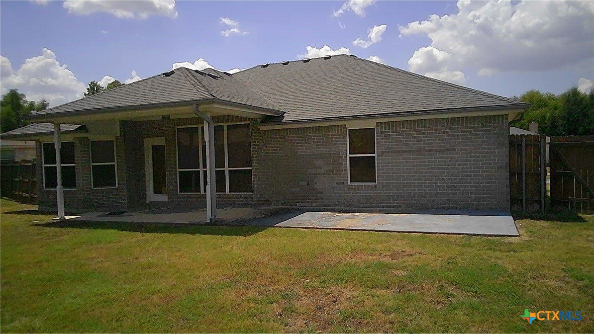 5105 Southern Crossing Drive Property Photo 2