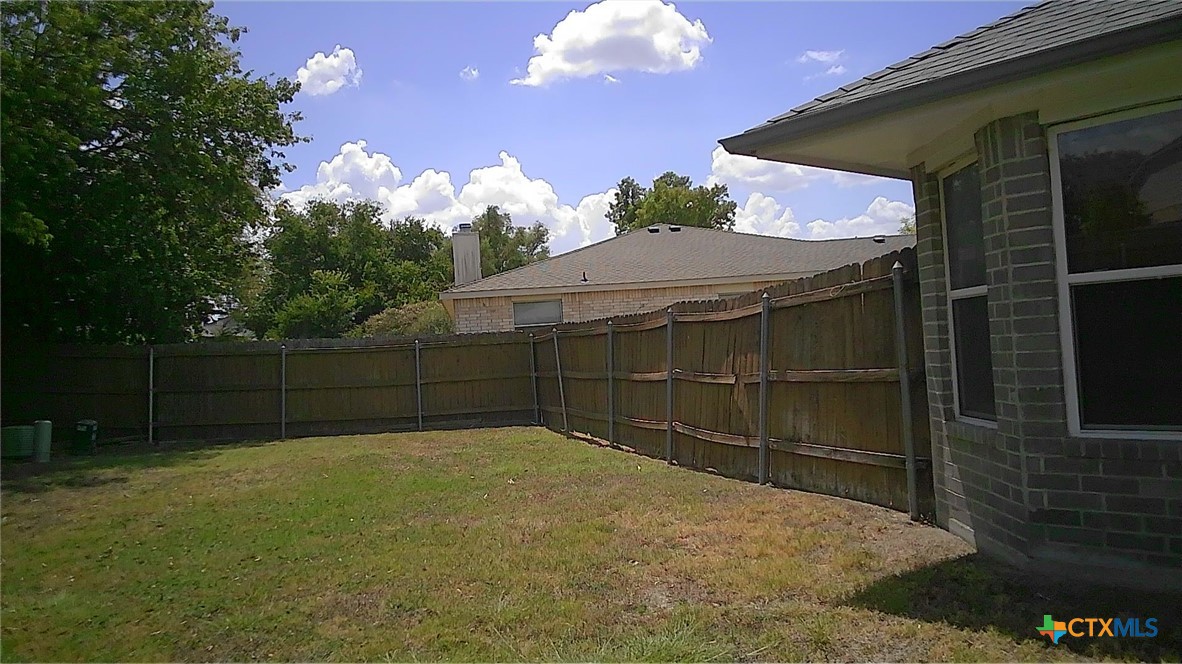 5105 Southern Crossing Drive Property Photo 9
