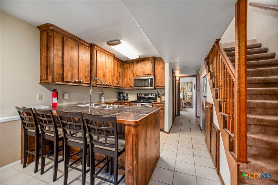 464 15th Street Property Photo 3