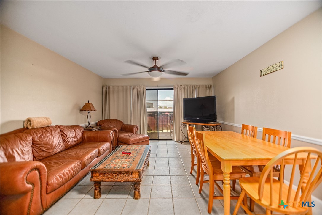 464 15th Street Property Photo 4