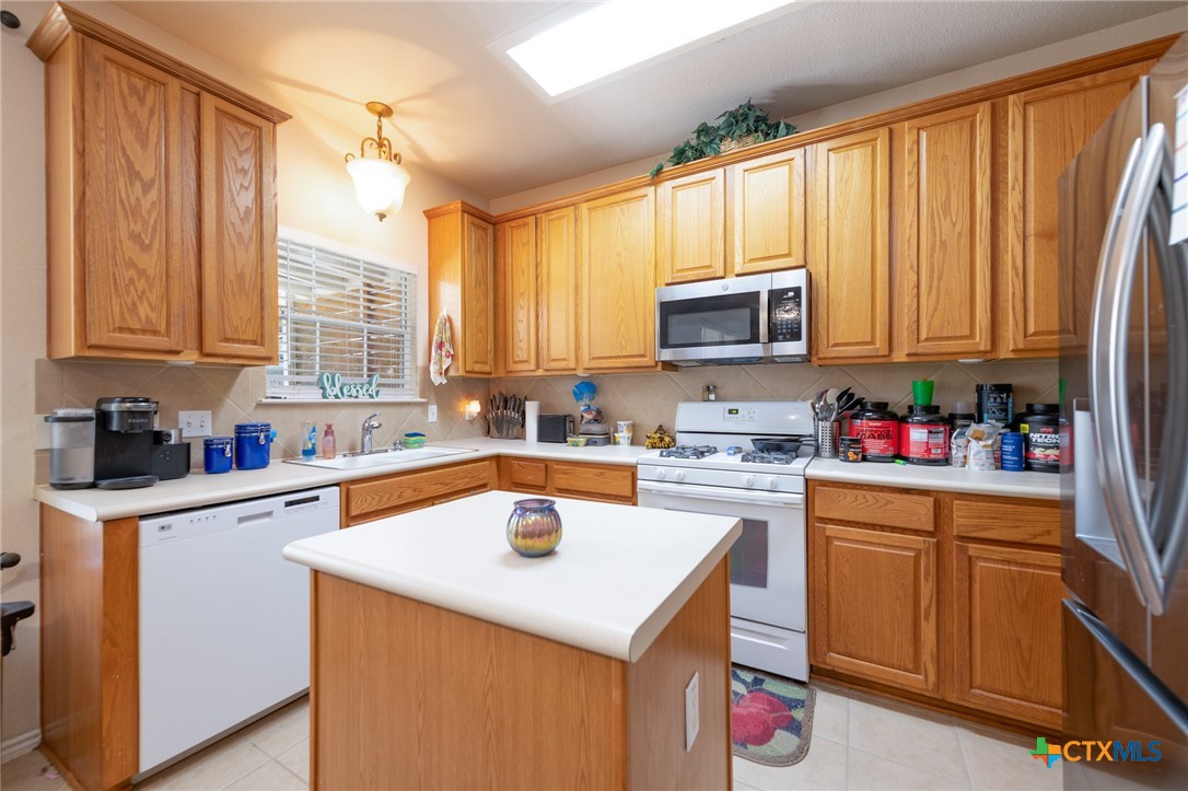 2909 Fleet Drive Property Photo 9