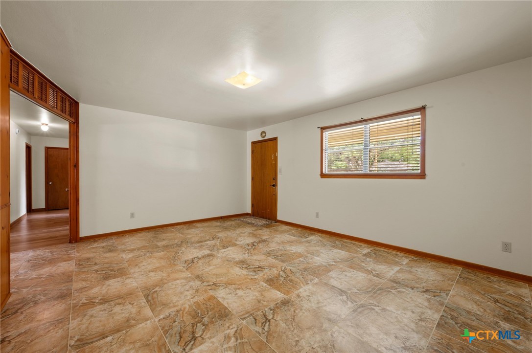 201 Hillcrest Drive Property Photo 3