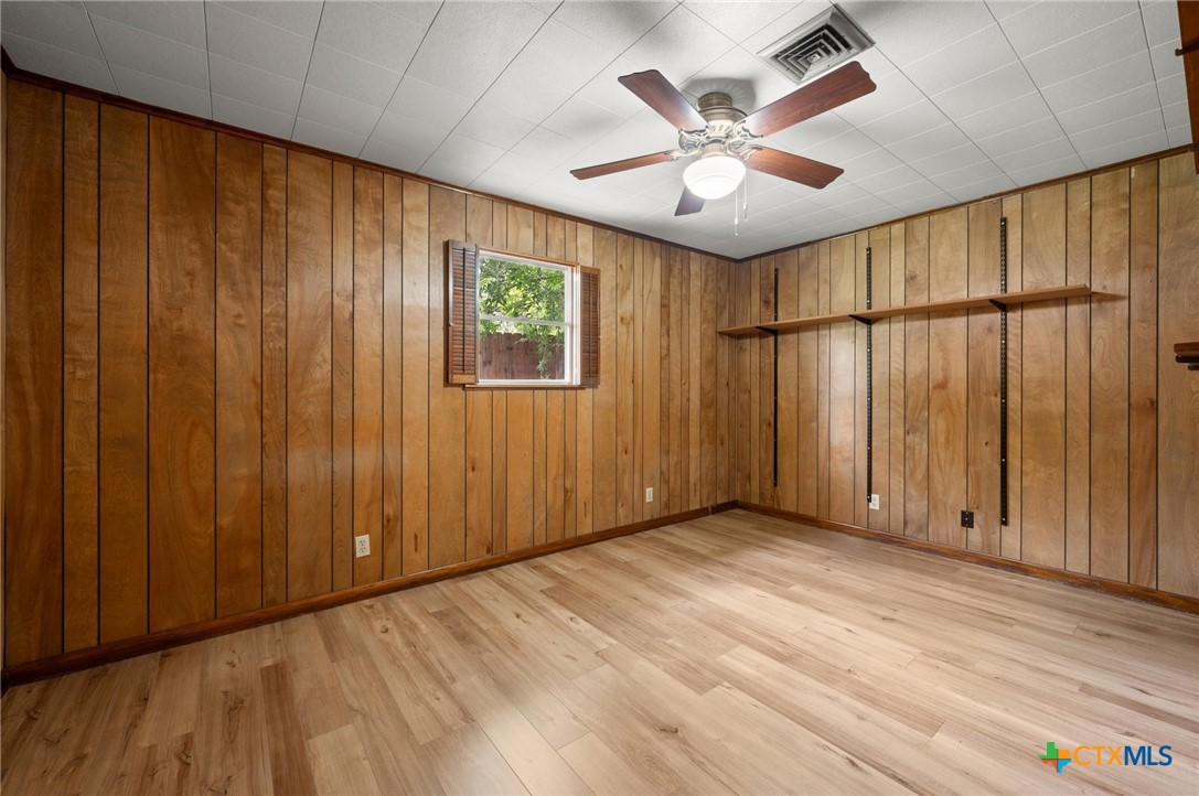 201 Hillcrest Drive Property Photo 8