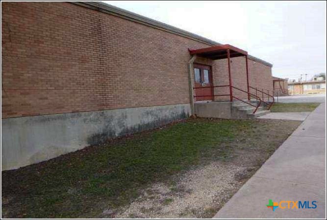 2200 Trimmier Road Property Photo 5