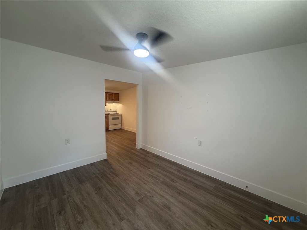 1007 Hackberry Street A Property Photo 2