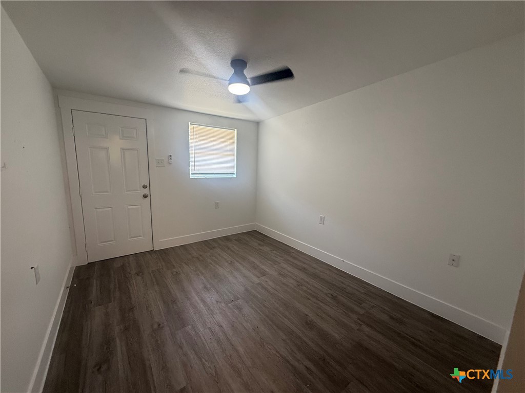 1007 Hackberry Street A Property Photo 3