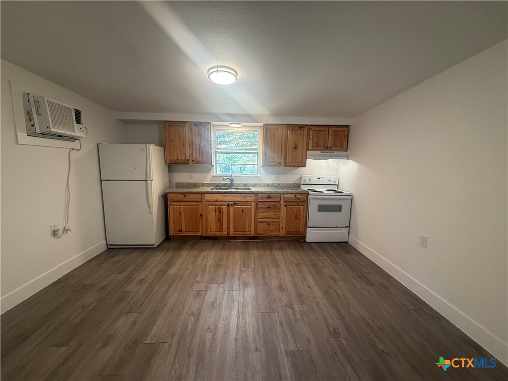 1007 Hackberry Street A Property Photo 5