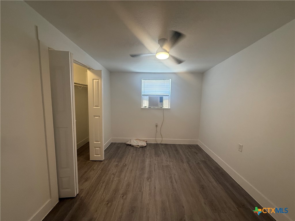 1007 Hackberry Street A Property Photo 6