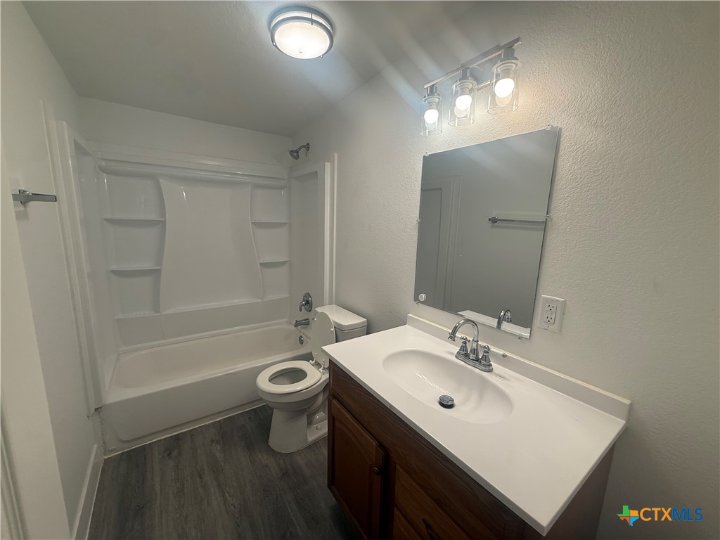 1007 Hackberry Street A Property Photo 7