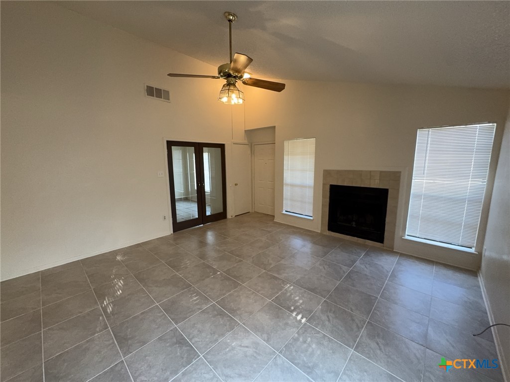3202 Honeysuckle Drive Property Photo 3