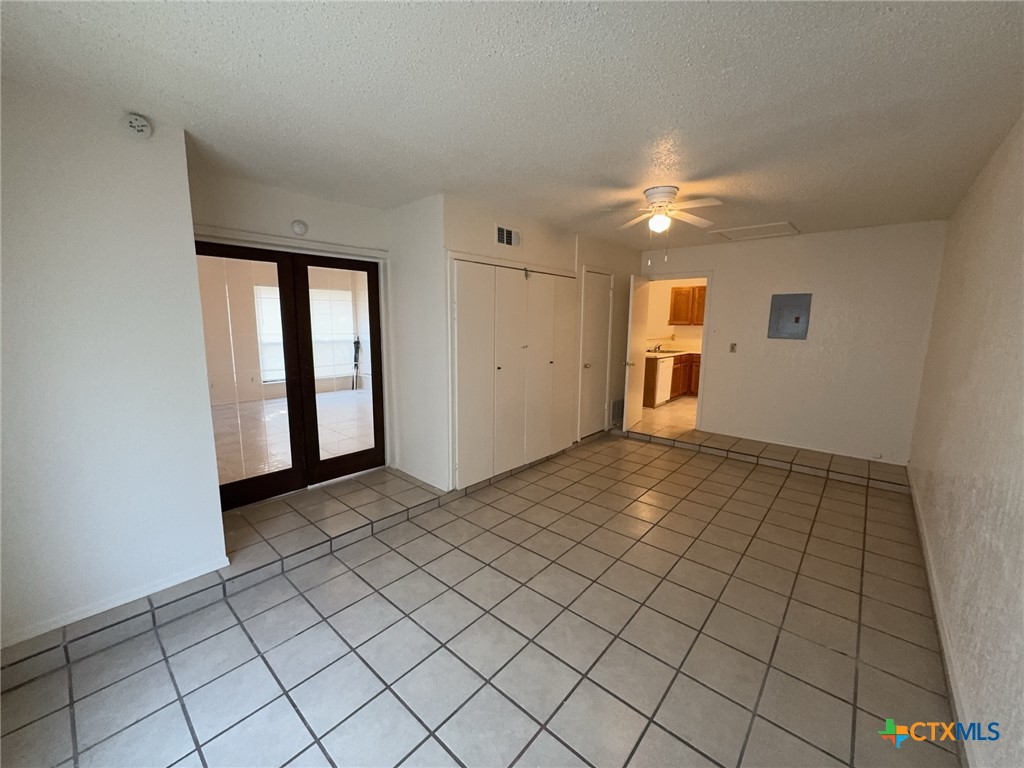 3202 Honeysuckle Drive Property Photo 9