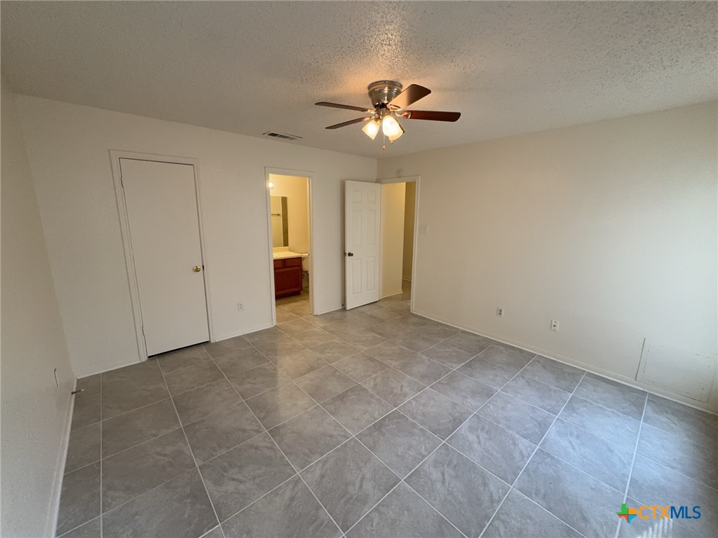 3202 Honeysuckle Drive Property Photo 19