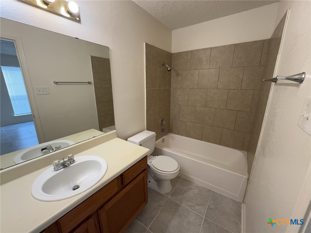 3202 Honeysuckle Drive Property Photo 20