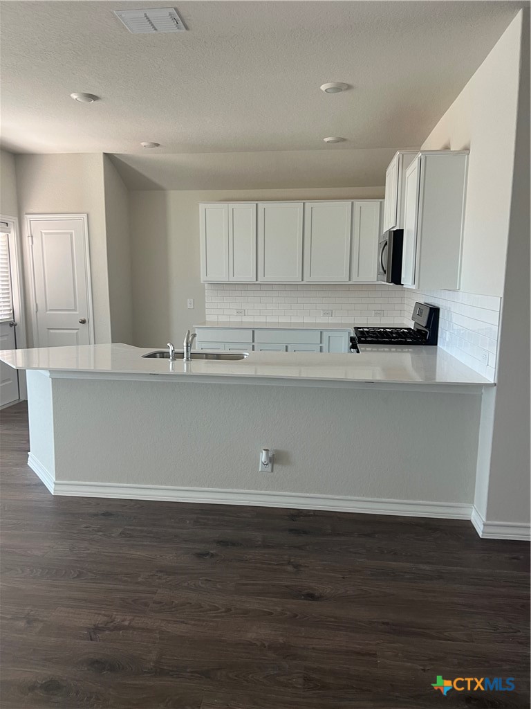 14823 Sabine Loop Road Property Photo 2