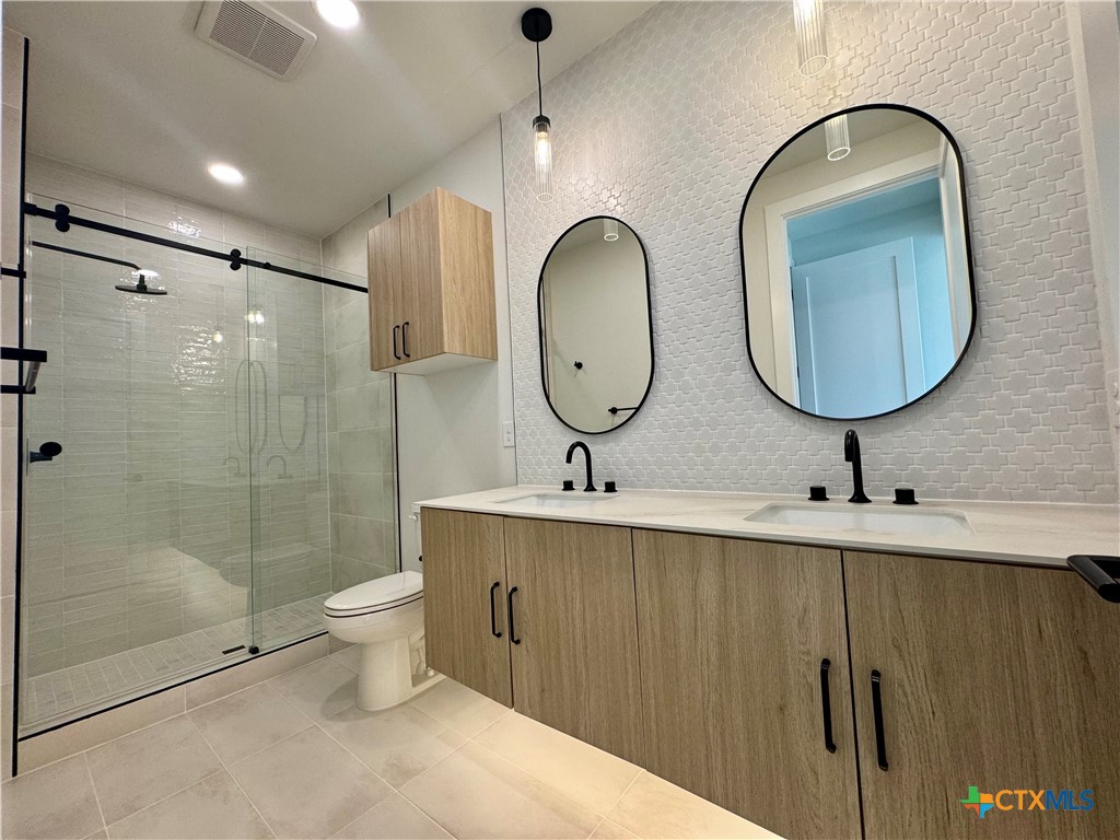634 Central Parkway 1207 Property Photo 14