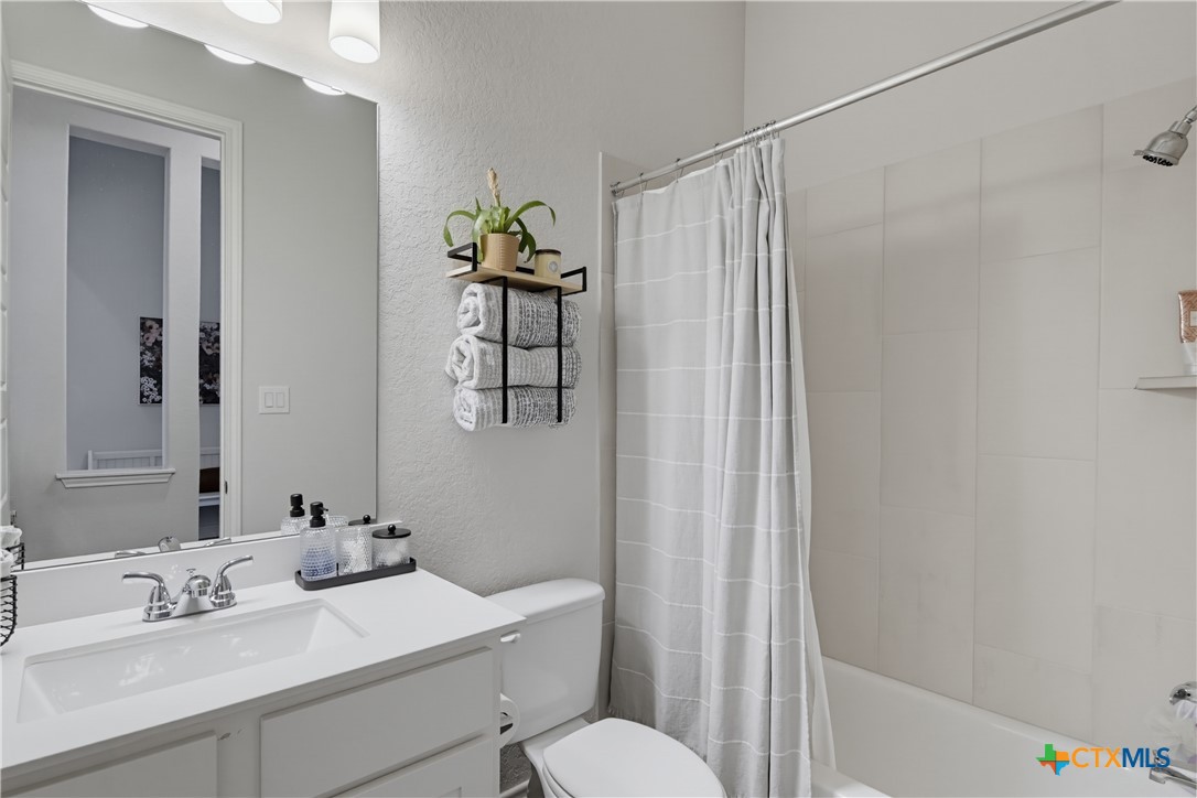 3120 Creek Ridge Street Property Photo 11