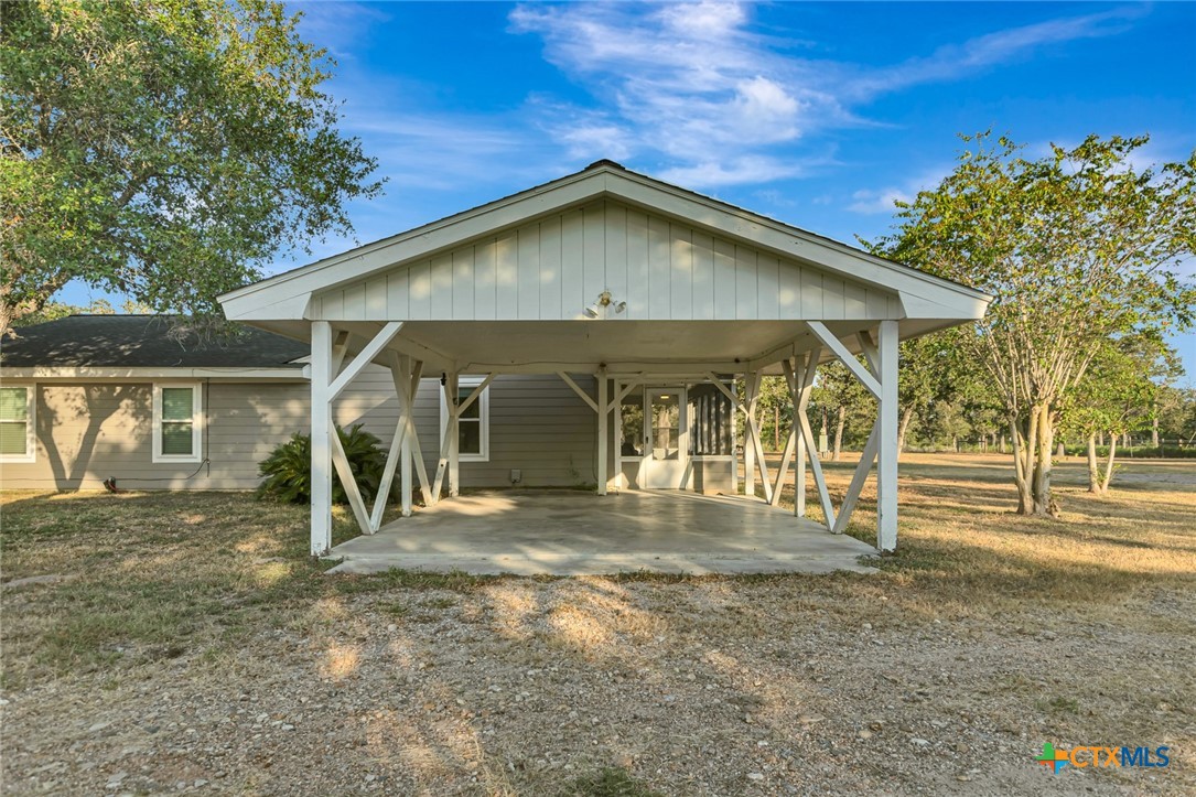 351 Sulphur Estates Rd Property Photo 3