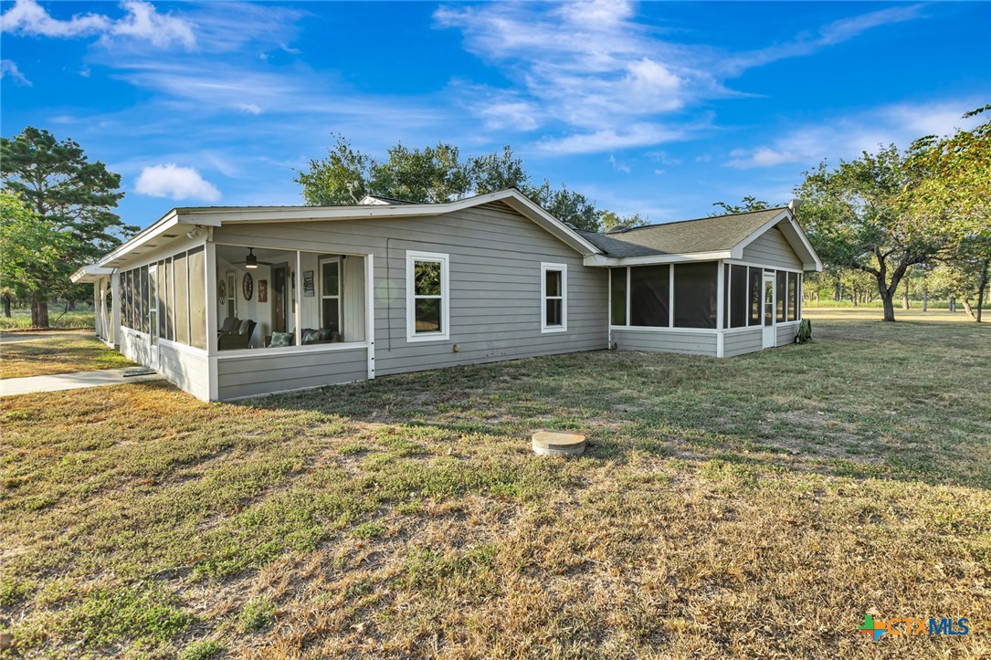 351 Sulphur Estates Rd Property Photo 4