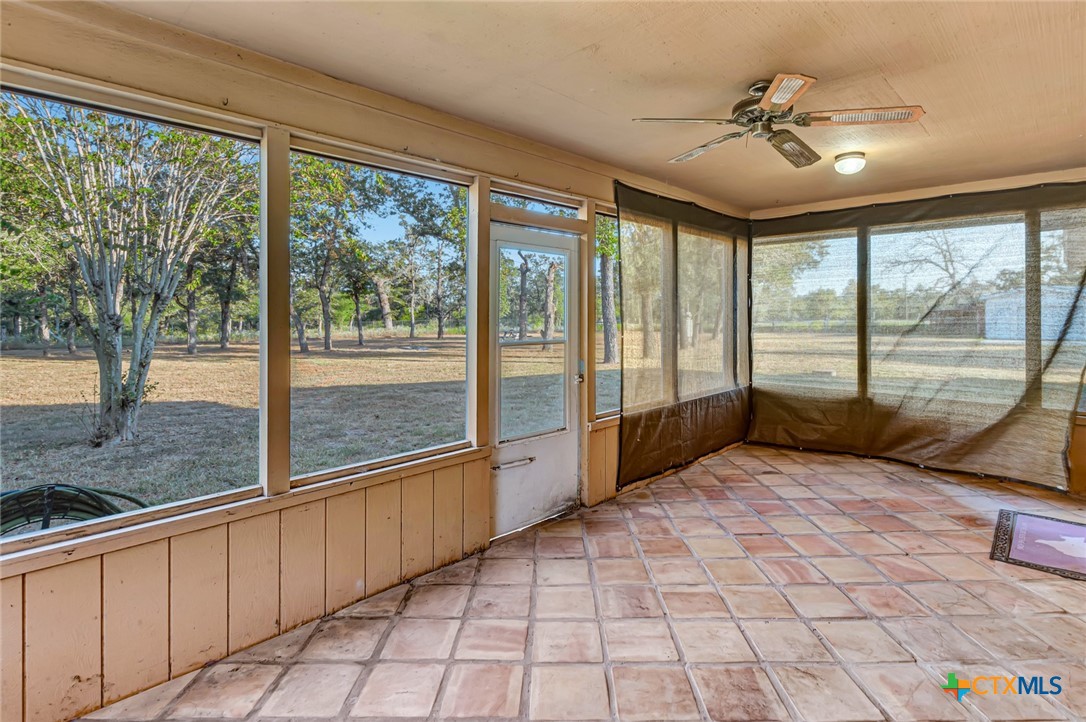 351 Sulphur Estates Rd Property Photo 22