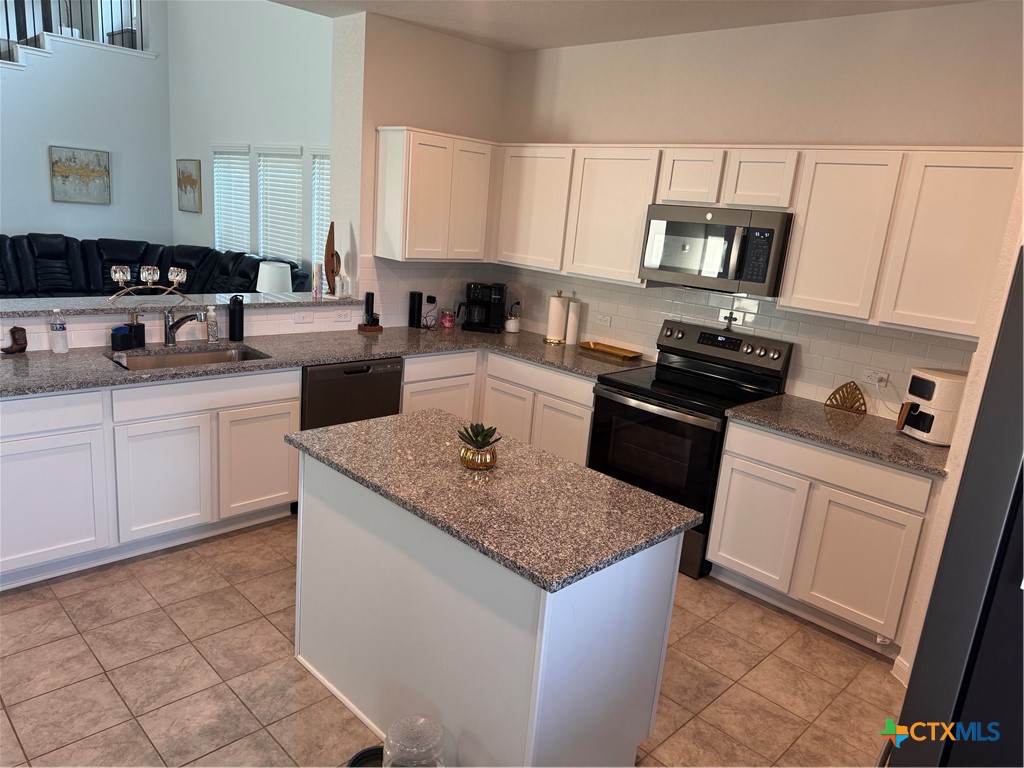 432 Tim's Way Property Photo 6