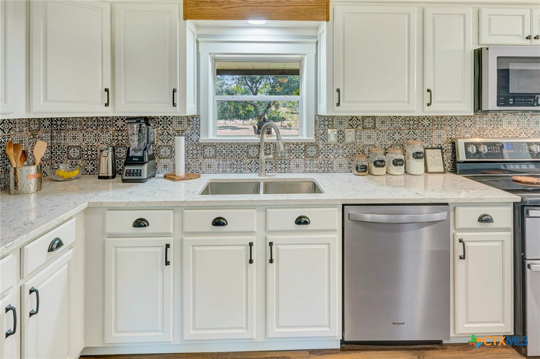 1079 Private Road 1051 Property Photo 10
