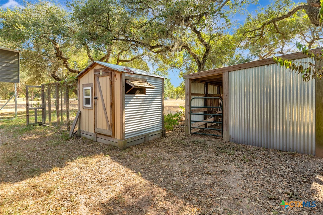 1079 Private Road 1051 Property Photo 25