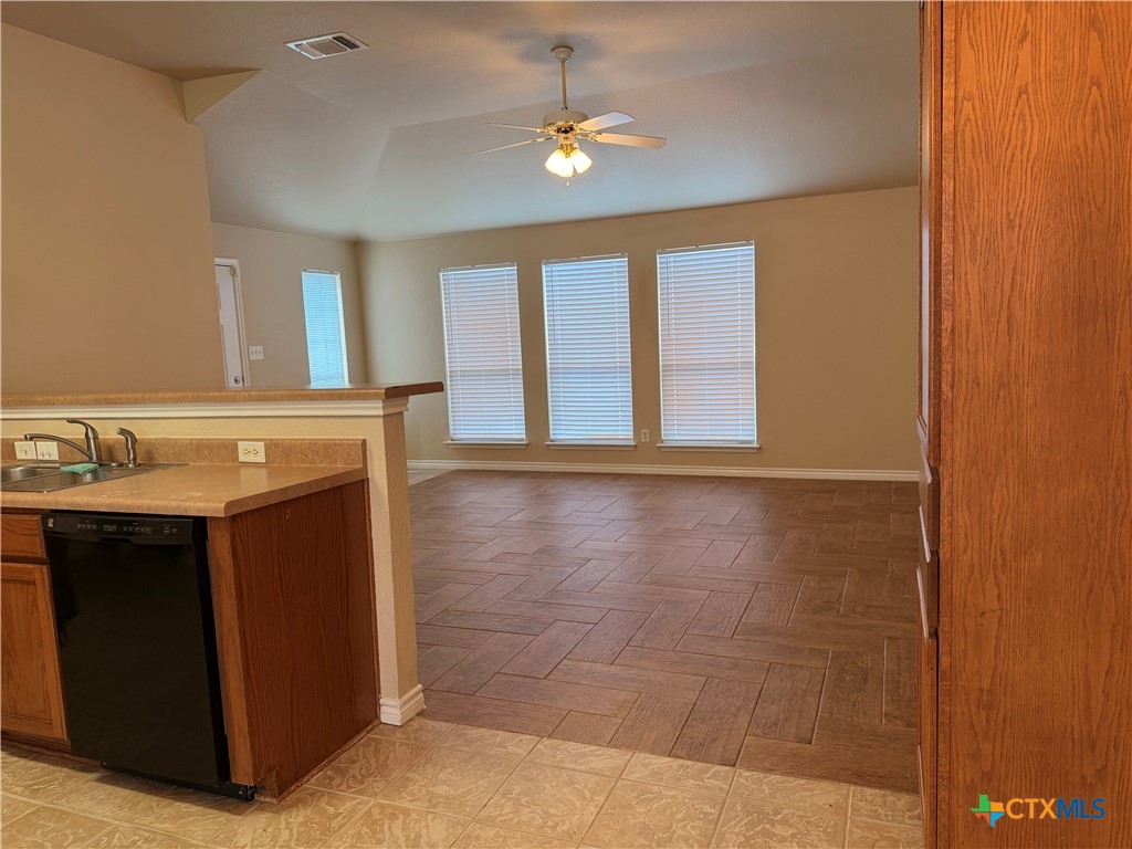 1229 Hilltop Drive Property Photo 3