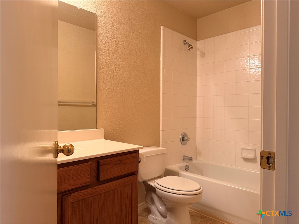 1229 Hilltop Drive Property Photo 7