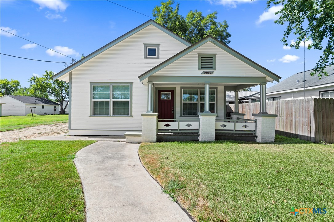 1903 E North Street Property Photo 1