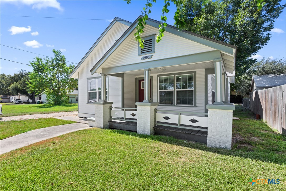 1903 E North Street Property Photo 2