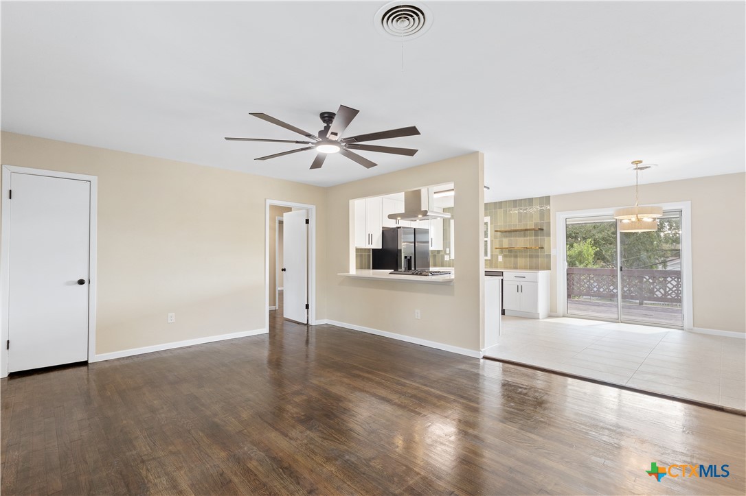 805 Hill Street Property Photo 7
