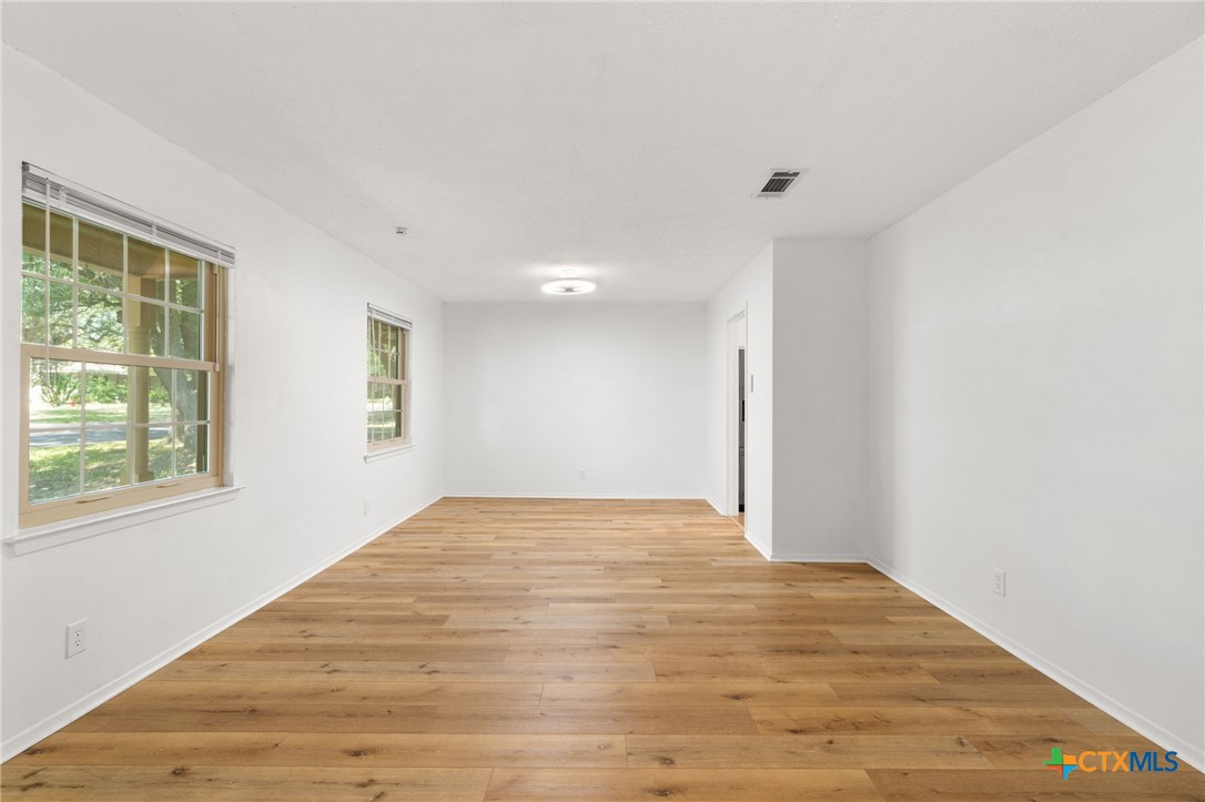 2202 Winchester Drive Property Photo 4