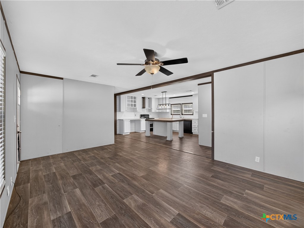 209 Sandy Oaks Drive Property Photo 8
