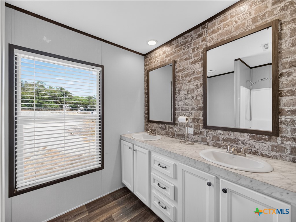 209 Sandy Oaks Drive Property Photo 23