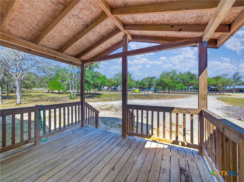 209 Sandy Oaks Drive Property Photo 29