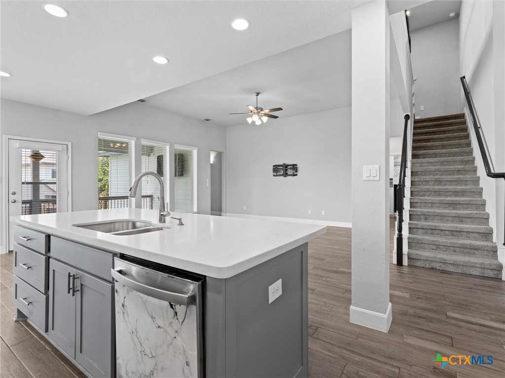 6501 Crockett Cove Property Photo 3