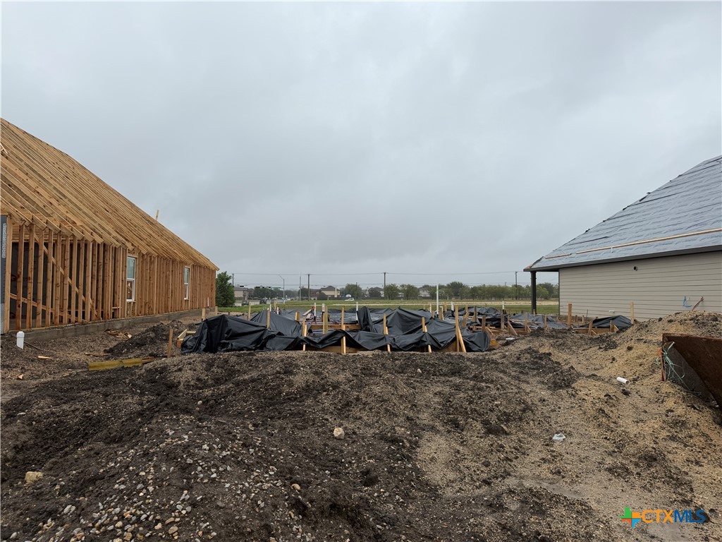 7206 Mcgregor Loop Property Photo 1