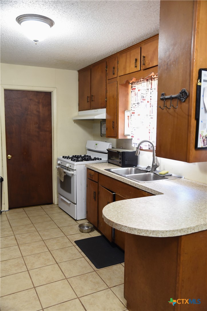 3308 Avondale Street Property Photo 6