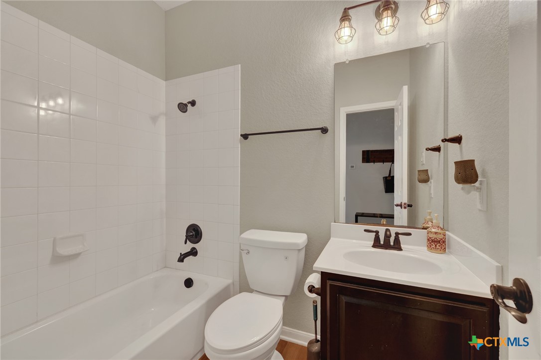 263 Hamburg Avenue Property Photo 23