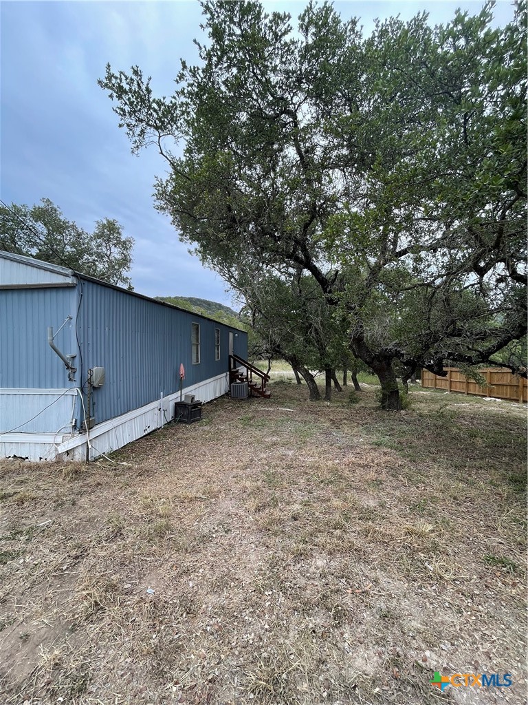 611 Buck Trail Property Photo 2