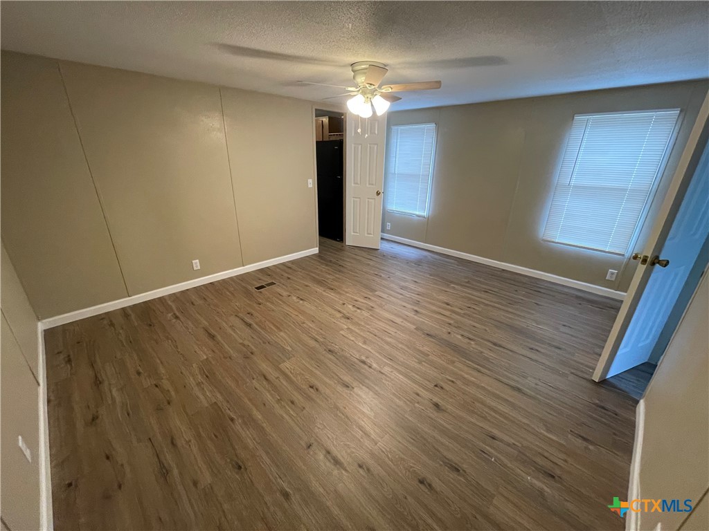 611 Buck Trail Property Photo 10