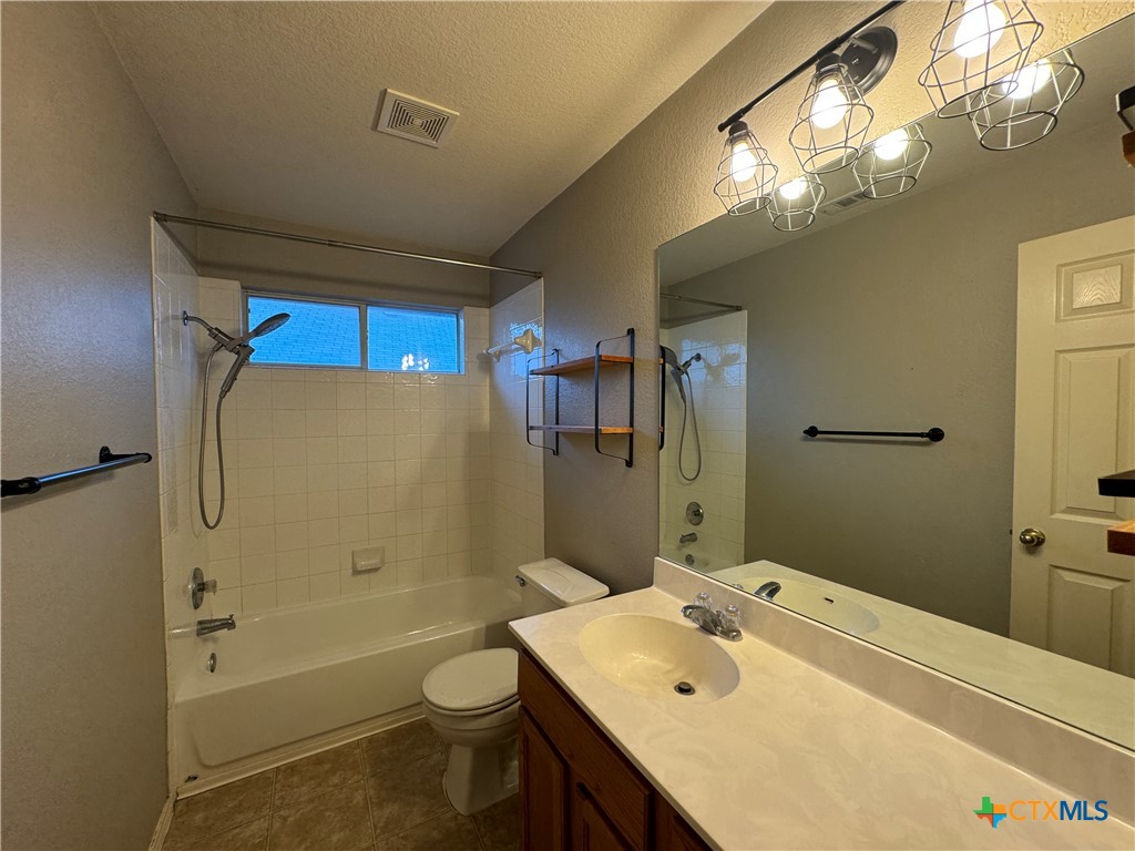 701 Sampson Property Photo 15