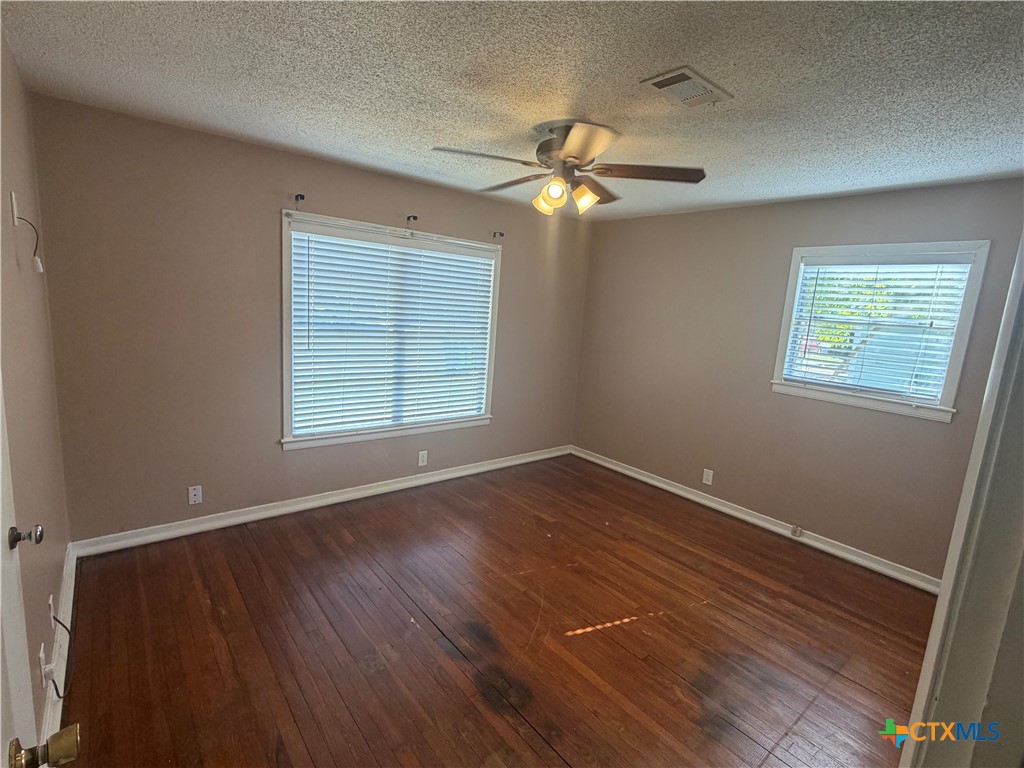 1801 E Walnut Avenue Property Photo 8