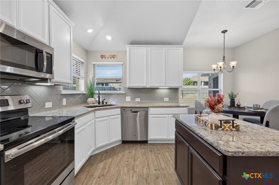 1818 Rustic Manor Drive Property Photo 15