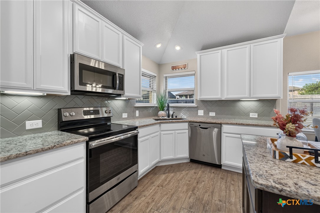 1818 Rustic Manor Drive Property Photo 16