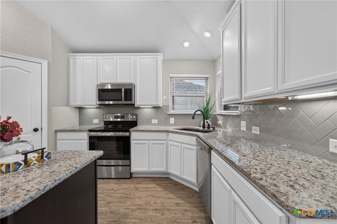 1818 Rustic Manor Drive Property Photo 18