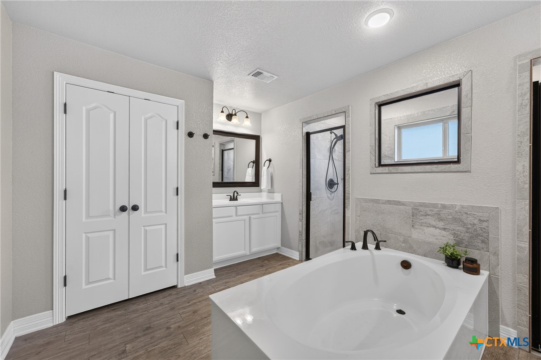 1818 Rustic Manor Drive Property Photo 21