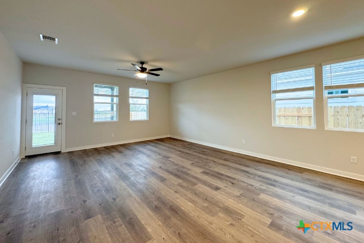12120 Russo Drive Property Photo 3