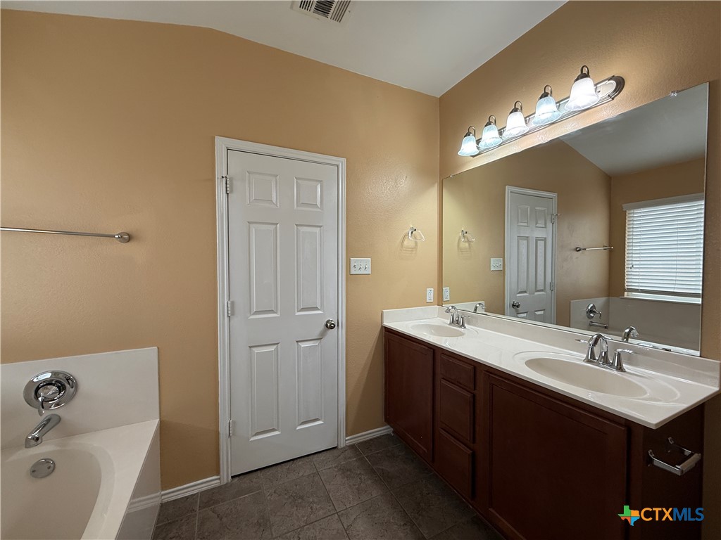302 Sandra Sue Drive Property Photo 13